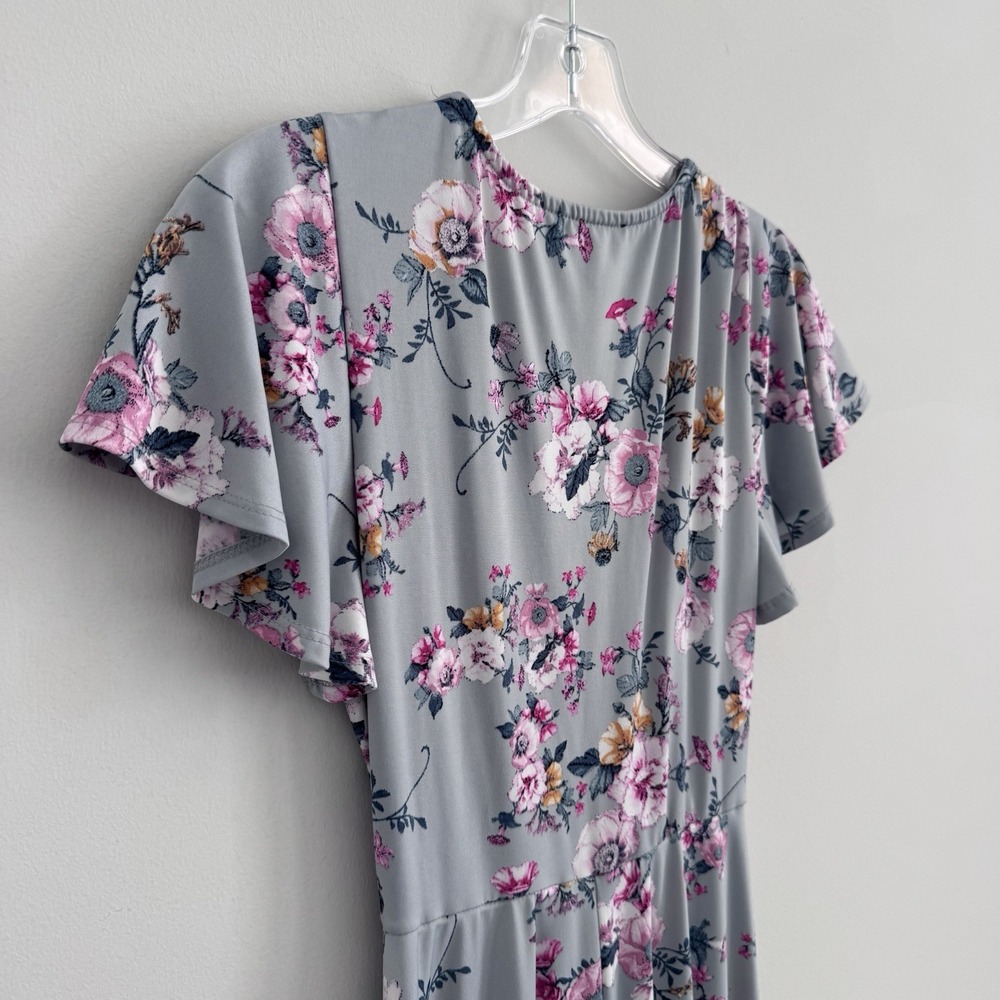 Paper Doll Women's Floral Wrap Dress Gray Pink Flutter Sleeve Size M - Picture 7 of 7